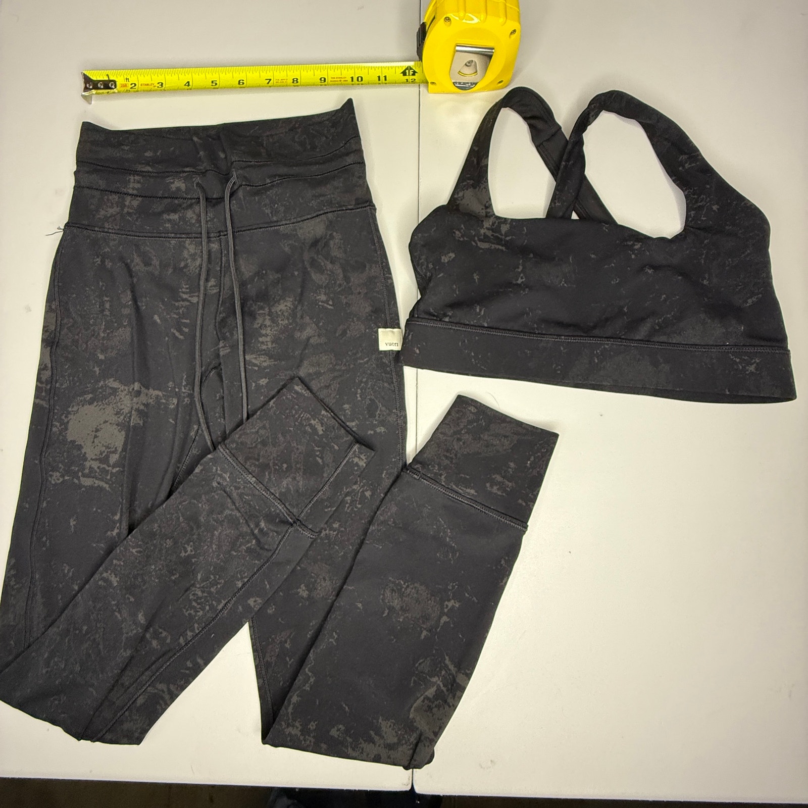 Vuori Performance Jogger & Bra Set Black Camo - Size 00 (Leggings) Xs (Top)
